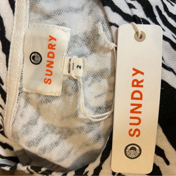 NWT Sundry Zebra Pullover Size Medium (2) - Picture 4 of 4